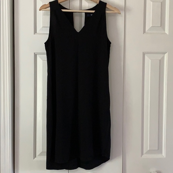 GAP Dresses & Skirts - 4/$20 GAP V-Neck Black Dress